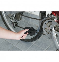 Chain cleaner, utensile pulisci-catena bicicletta